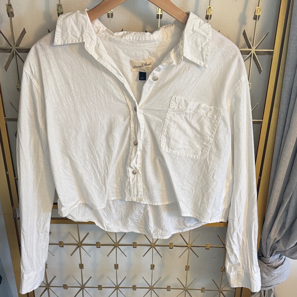 Universal Thread White Button-Down Crop Shirt